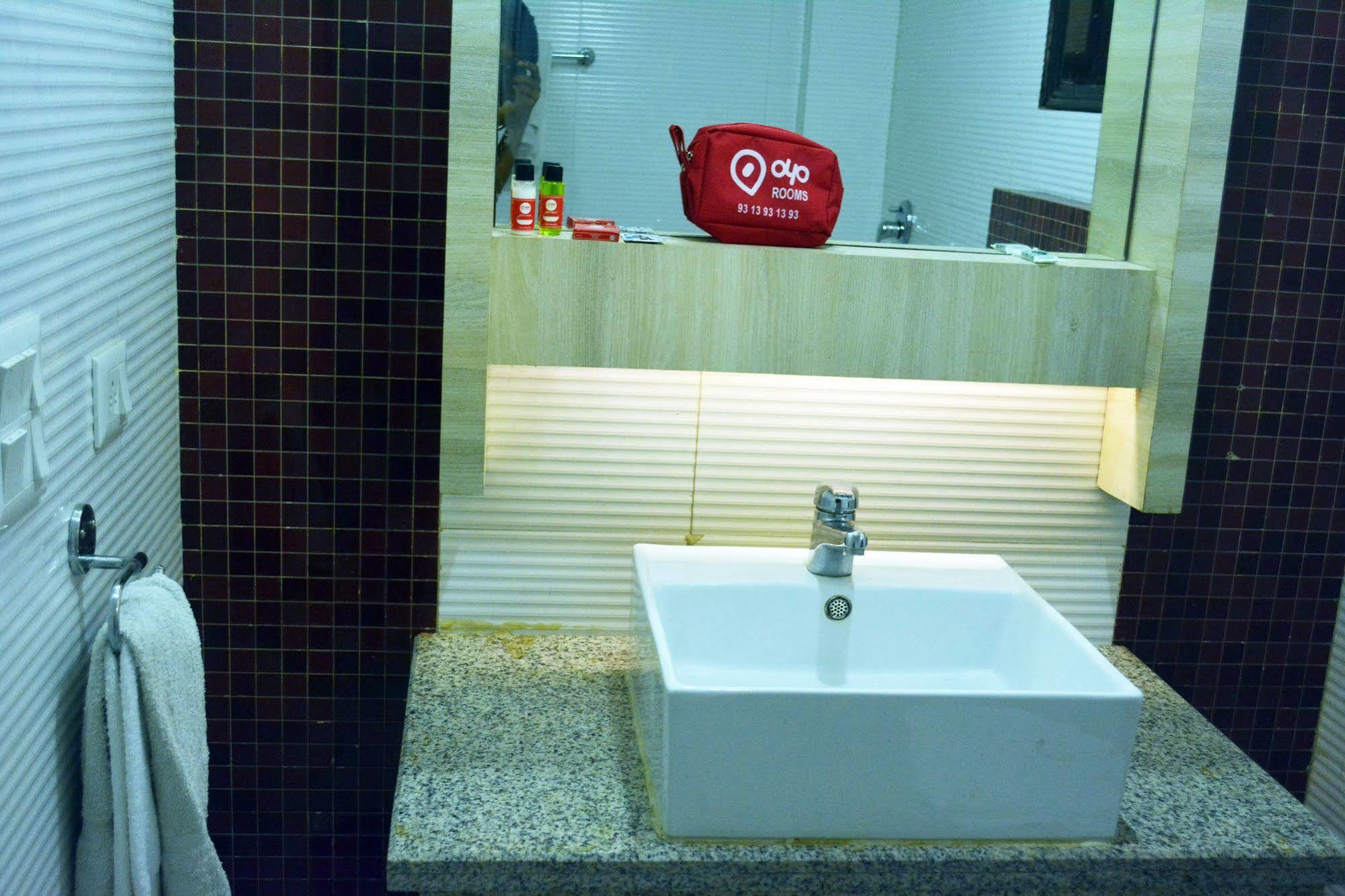 ניו דלהי Fabexpress Lotus Palace מראה חיצוני תמונה